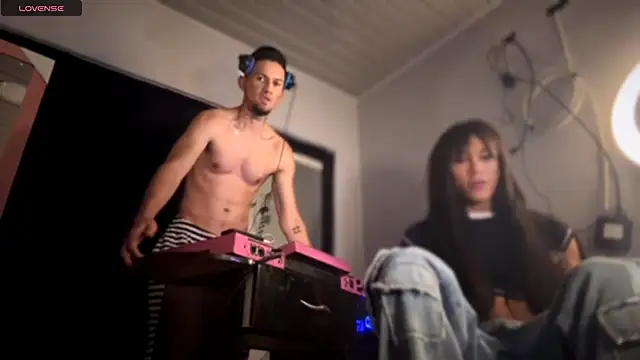 stormytt  online show from March 14, 2025, 6:53 am