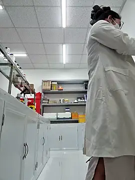 HinaLovely online show from February 11, 2026, 6:35 am