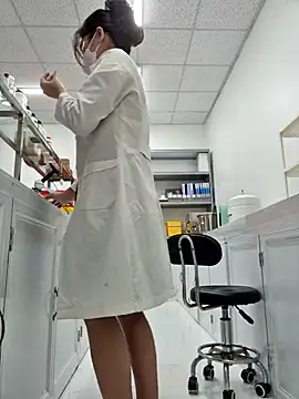 HinaLovely online show from February 6, 2026, 3:24 am