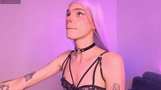 Snapshot of Varya_Ferreira chatting on March 4, 2025, 11:22 pm Varya Ferreira online show from March 4, 2025, 11:22 pm