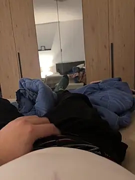 Snapshot of alex21017 chatting on January 24, 2025, 9:47 pm alex21017 online show from January 24, 2025, 9:47 pm