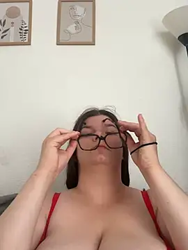 anasexee75 online show from June 15, 2026, 10:26 am