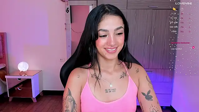 Snapshot of Lizzie_corner_v chatting on April 14, 2026, 4:12 pm Lizzie corner v online show from April 14, 2026, 4:12 pm