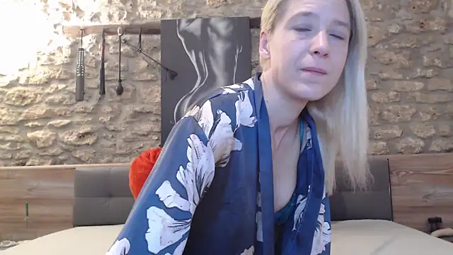 Snapshot of Naschkatze01 chatting on December 21, 2025, 7:54 am Naschkatze01 online show from December 21, 2025, 7:54 am