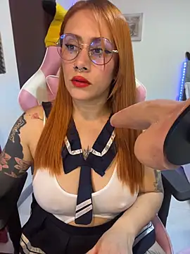 Luna Paris  online show from May 22, 2026, 9:57 pm