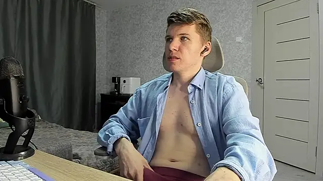 Snapshot of Bananas_dick chatting on June 15, 2026, 4:06 pm Bananas dick online show from June 15, 2026, 4:06 pm
