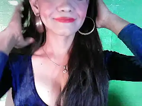 Snapshot of Rosebaumgardner1234 chatting on February 18, 2025, 9:43 am Rosebaumgardner1234 online show from February 18, 2025, 9:43 am