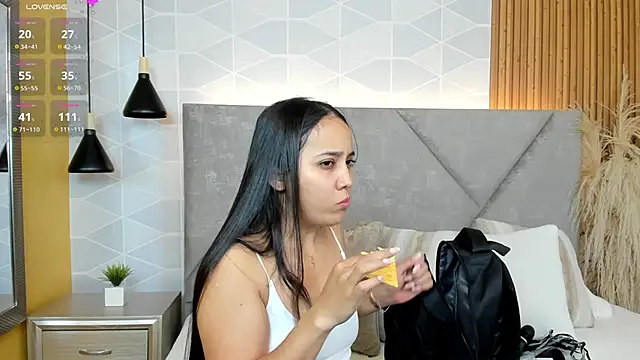 Snapshot of Sammy_Fit_ chatting on November 24, 2025, 1:00 pm Sammy Fit online show from November 24, 2025, 1:00 pm