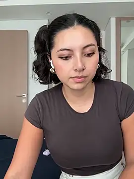 alexademie1 online show from June 12, 2026, 1:42 pm
