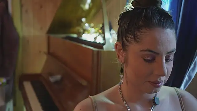 VanessaDoyle online show from October 27, 2025, 8:26 am