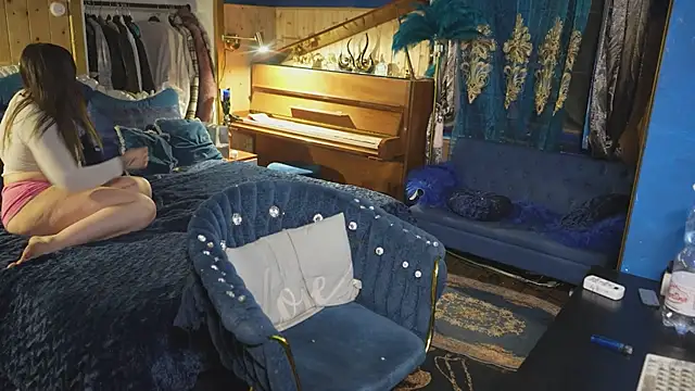 Snapshot of VanessaDoyle chatting on March 7, 2026, 10:04 pm VanessaDoyle online show from March 7, 2026, 10:04 pm