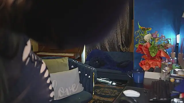 Snapshot of VanessaDoyle chatting on April 10, 2026, 9:33 pm VanessaDoyle online show from April 10, 2026, 9:33 pm