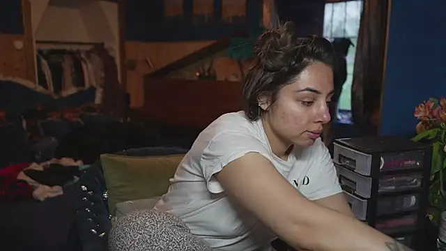 Snapshot of VanessaDoyle chatting on April 8, 2026, 5:03 pm VanessaDoyle online show from April 8, 2026, 5:03 pm