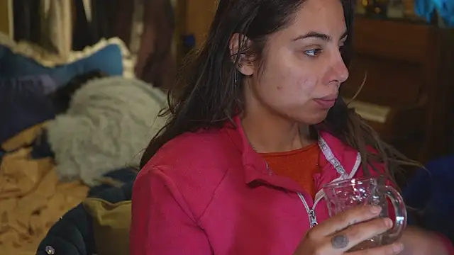 Snapshot of VanessaDoyle chatting on March 22, 2026, 1:42 am VanessaDoyle online show from March 22, 2026, 1:42 am