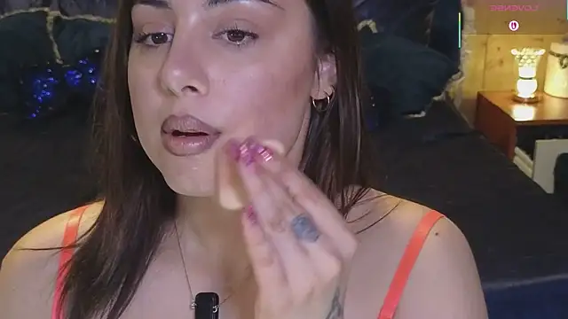 Snapshot of VanessaDoyle chatting on March 12, 2025, 7:35 am VanessaDoyle online show from March 12, 2025, 7:35 am