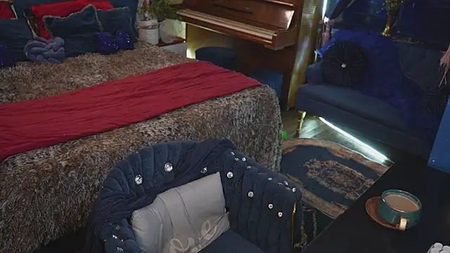 VanessaDoyle online show from November 10, 2025, 12:59 am