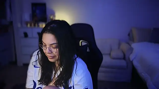 drizzypeach602 online show from February 19, 2025, 8:55 am