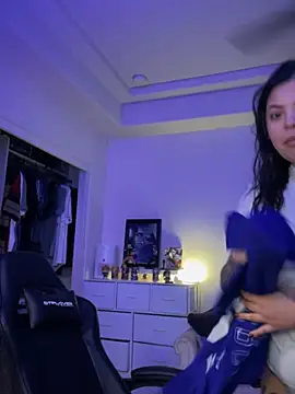 drizzypeach602 online show from February 21, 2025, 5:24 am