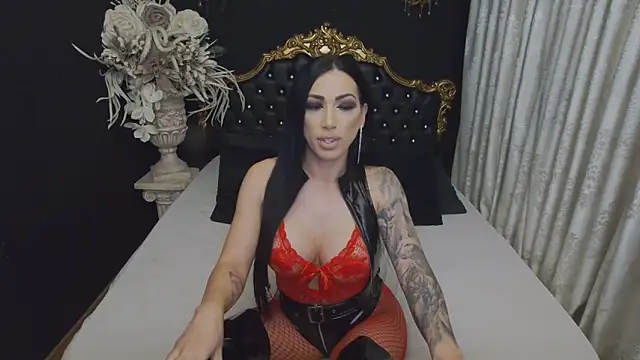 Snapshot of MichaelaDark chatting on February 13, 2026, 4:01 am MichaelaDark online show from February 13, 2026, 4:01 am