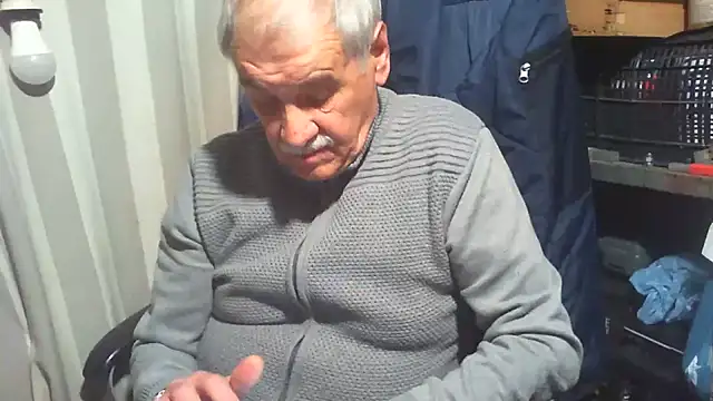 nonnomaturobisex online show from May 17, 2026, 7:19 am