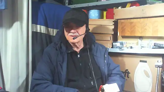 nonnomaturobisex online show from December 18, 2025, 7:57 am