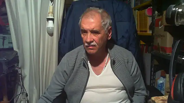 nonnomaturobisex online show from May 18, 2026, 5:29 pm