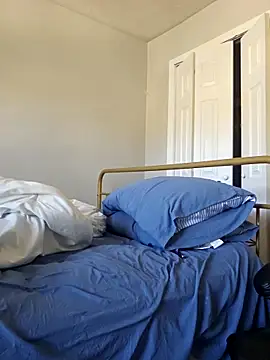 oliviaprettypussy online show from March 28, 2026, 1:12 pm