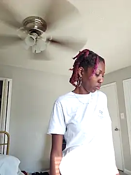 oliviaprettypussy online show from April 12, 2026, 9:29 pm