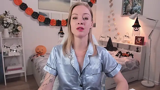 MissRightX online show from October 27, 2025, 10:05 am