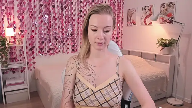 Snapshot of MissRightX chatting on February 3, 2026, 10:09 am MissRightX online show from February 3, 2026, 10:09 am