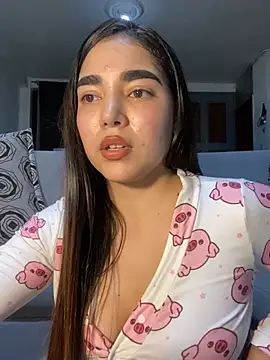 Snapshot of DulceChloe99 chatting on April 9, 2026, 6:19 am DulceChloe99 online show from April 9, 2026, 6:19 am