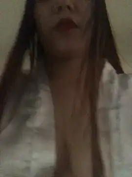 Snapshot of DulceChloe99 chatting on February 18, 2025, 8:36 pm DulceChloe99 online show from February 18, 2025, 8:36 pm