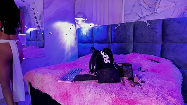 AntonellaRossi online show from February 22, 2026, 7:48 pm