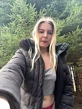 Snapshot of LaraBlond chatting on February 25, 2025, 1:10 pm LaraBlond online show from February 25, 2025, 1:10 pm