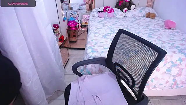 Snapshot of sara__stone1 chatting on February 26, 2025, 8:25 pm sara stone1 online show from February 26, 2025, 8:25 pm