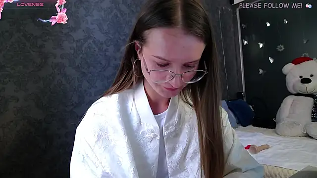 KateJonson online show from May 28, 2026, 12:55 pm