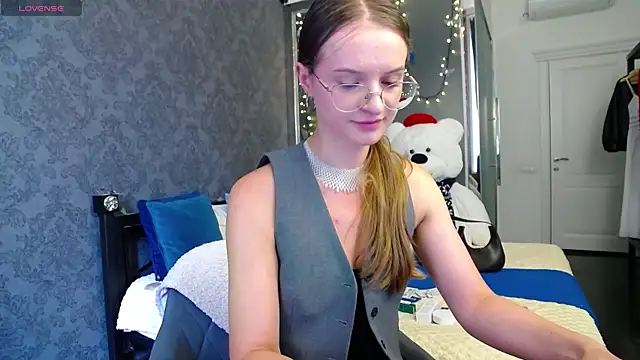 Snapshot of KateJonson chatting on September 10, 2025, 12:15 pm KateJonson online show from September 10, 2025, 12:15 pm