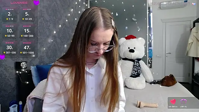 KateJonson online show from March 31, 2026, 6:59 am