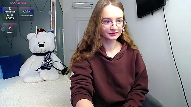 Snapshot of KateJonson chatting on February 12, 2025, 7:34 am KateJonson online show from February 12, 2025, 7:34 am