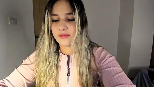 Snapshot of Lana_Sofia1 chatting on May 3, 2026, 7:13 am Lana Sofia1 online show from May 3, 2026, 7:13 am
