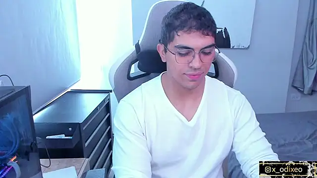 Snapshot of x-odixeo chatting on January 16, 2026, 5:17 pm x-odixeo online show from January 16, 2026, 5:17 pm