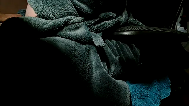 suedel65 online show from November 17, 2025, 5:44 am