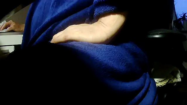 Snapshot of suedel65 chatting on April 11, 2026, 4:31 am suedel65 online show from April 11, 2026, 4:31 am