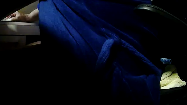 suedel65 online show from May 17, 2026, 3:06 am