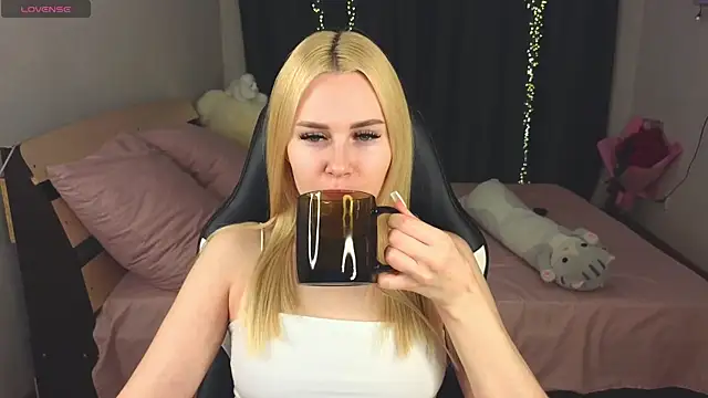 Snapshot of Alenca_hot_sex chatting on February 26, 2025, 2:27 pm Alenca hot sex online show from February 26, 2025, 2:27 pm
