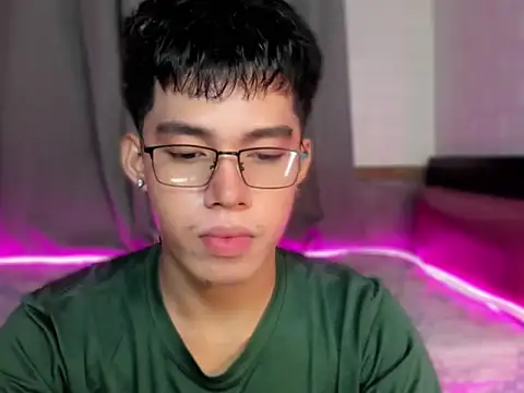Snapshot of Lightjt04 chatting on September 18, 2025, 7:06 pm Lightjt04 online show from September 18, 2025, 7:06 pm