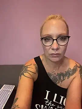 Jan ina online show from October 10, 2025, 5:14 pm