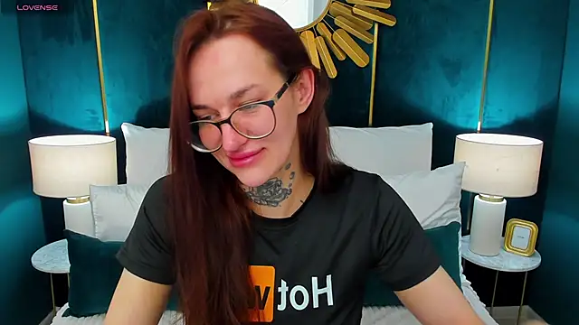 Snapshot of SarahLust chatting on March 26, 2026, 6:22 am SarahLust online show from March 26, 2026, 6:22 am