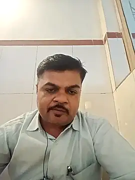 Snapshot of Desi_Londa_143 chatting on March 20, 2025, 8:31 am Desi Londa 143 online show from March 20, 2025, 8:31 am