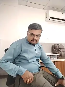 Desi Londa 143 online show from May 26, 2026, 5:27 am